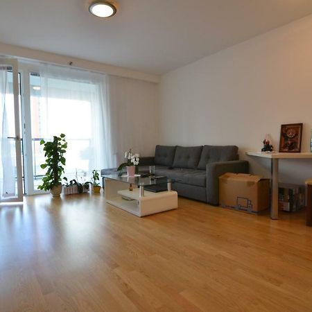 Apartment With Parking On Premise Wina Bagian luar foto