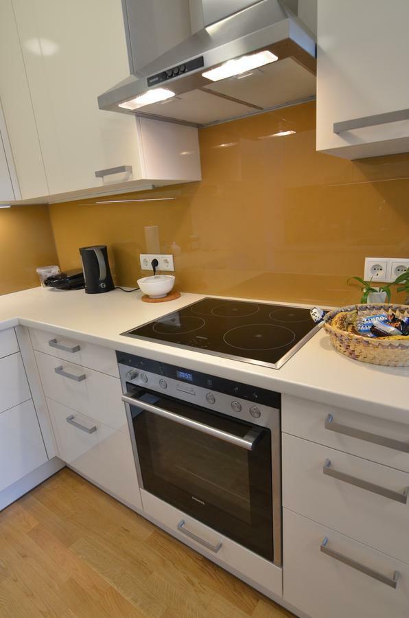 Apartment With Parking On Premise Wina Bagian luar foto