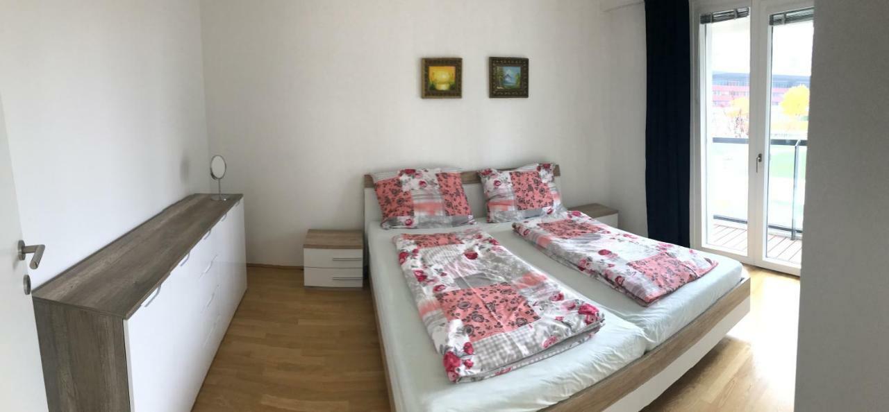 Apartment With Parking On Premise Wina Bagian luar foto