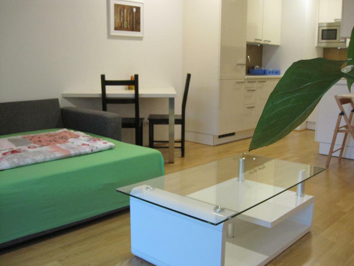 Apartment With Parking On Premise Wina Bagian luar foto