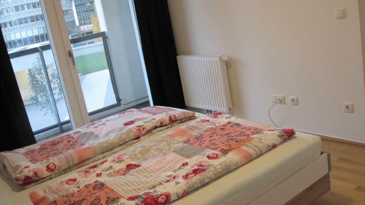 Apartment With Parking On Premise Wina Bagian luar foto