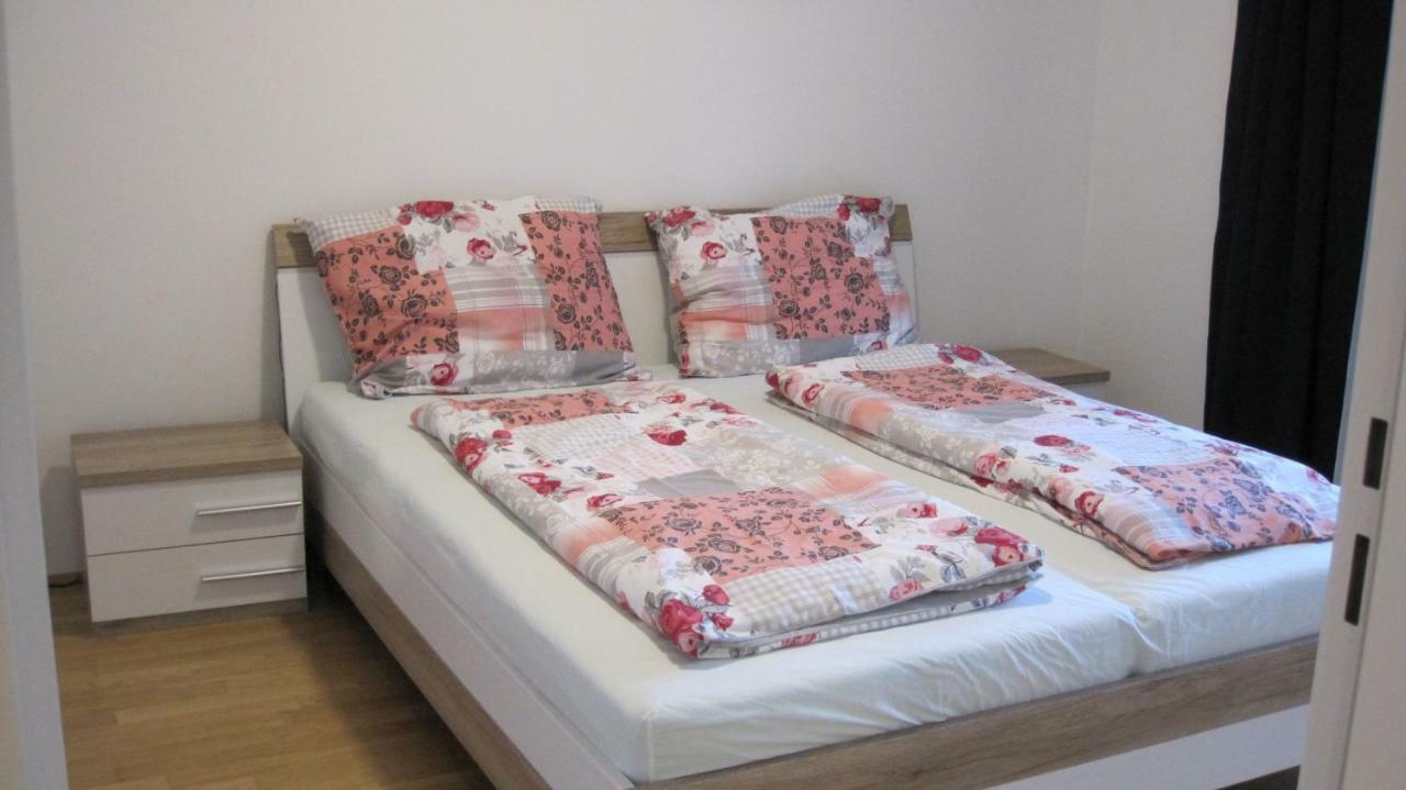 Apartment With Parking On Premise Wina Bagian luar foto