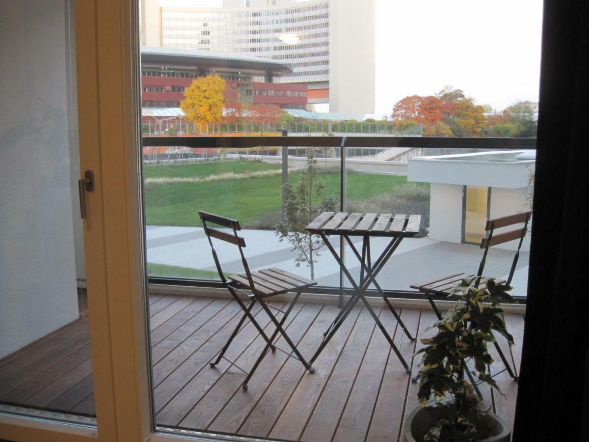 Apartment With Parking On Premise Wina Bagian luar foto