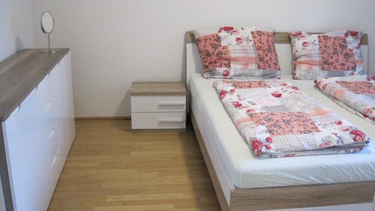 Apartment With Parking On Premise Wina Bagian luar foto